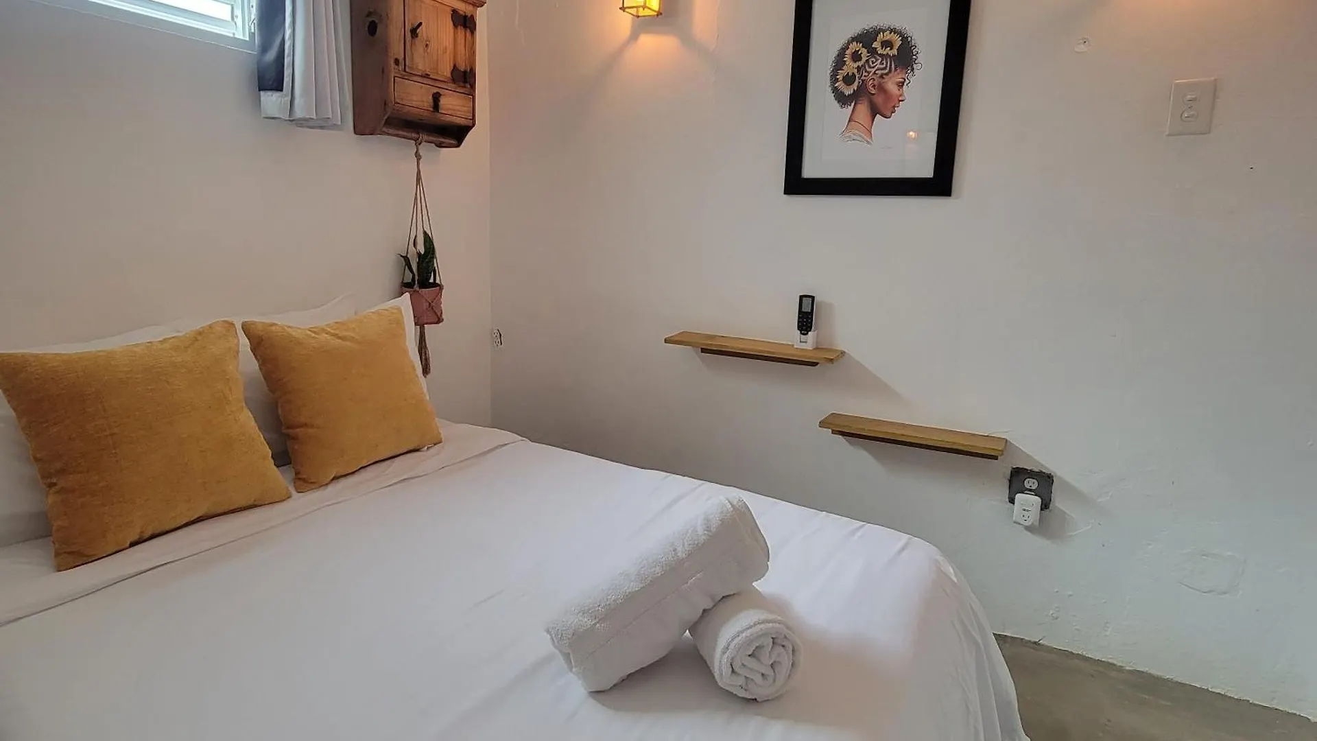 Hostal Albergue Casa Coral Luquillo